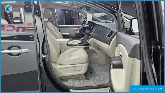KIA CARNIVAL 9-SEATER NOBLESSE