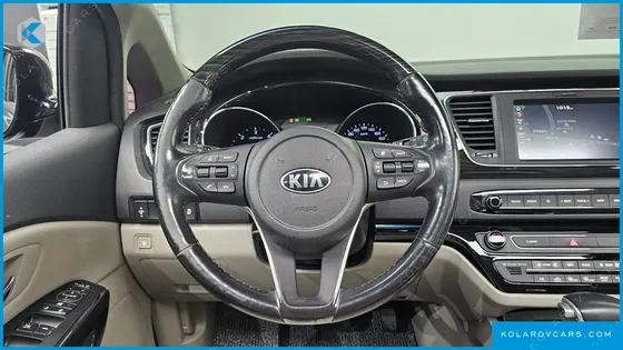 KIA CARNIVAL 9-SEATER NOBLESSE