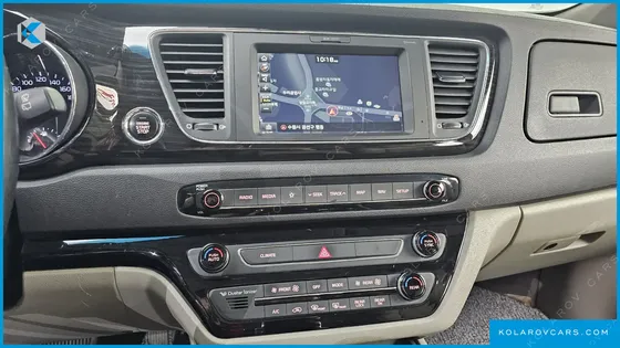 KIA CARNIVAL 9-SEATER NOBLESSE
