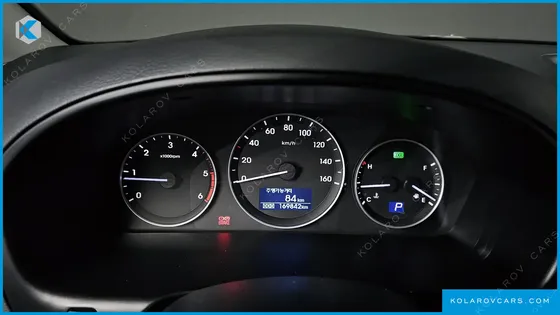 HYUNDAI STAREX 12-SEATER WAGON