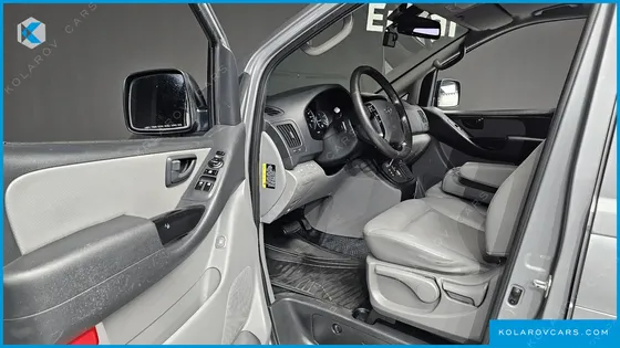 HYUNDAI STAREX 12-SEATER WAGON