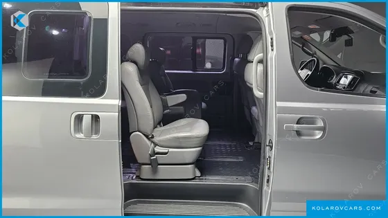 HYUNDAI STAREX 12-SEATER WAGON