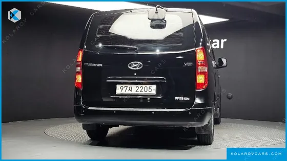 HYUNDAI STAREX 3-SEATER VAN