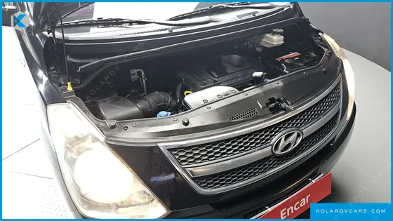 HYUNDAI STAREX 3-SEATER VAN