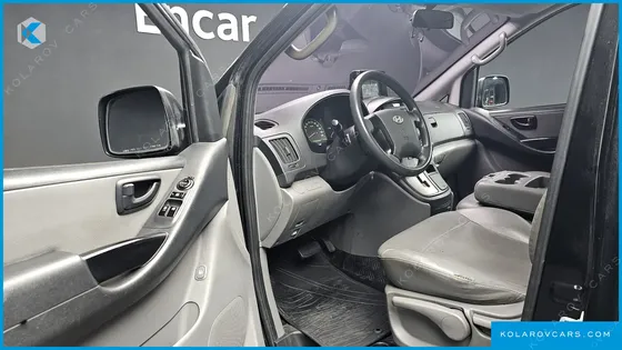 HYUNDAI STAREX 3-SEATER VAN