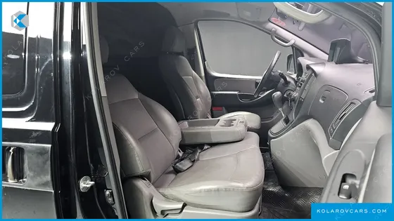 HYUNDAI STAREX 3-SEATER VAN