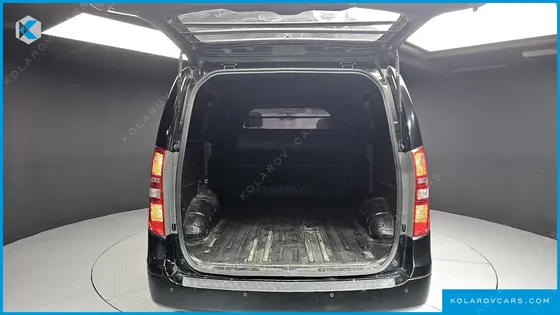 HYUNDAI STAREX 3-SEATER VAN