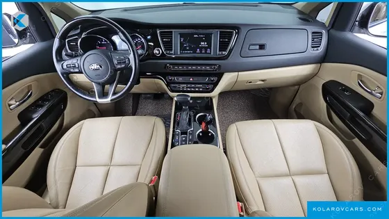 KIA CARNIVAL 7-SEATER LIMOUSINE