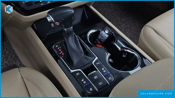 KIA CARNIVAL 7-SEATER LIMOUSINE