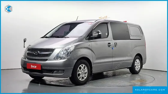 HYUNDAI STAREX 5-SEATER VAN