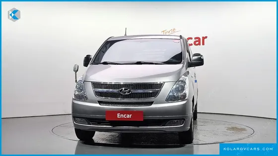 HYUNDAI STAREX 5-SEATER VAN