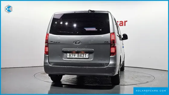 HYUNDAI STAREX 5-SEATER VAN