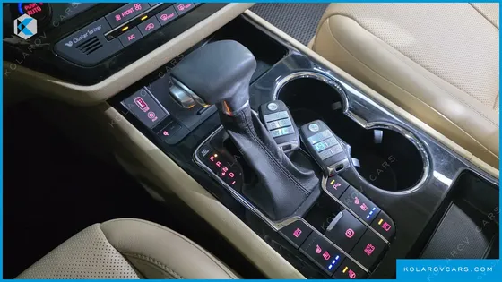 KIA CARNIVAL 9-SEATER NOBLESSE SPECIAL