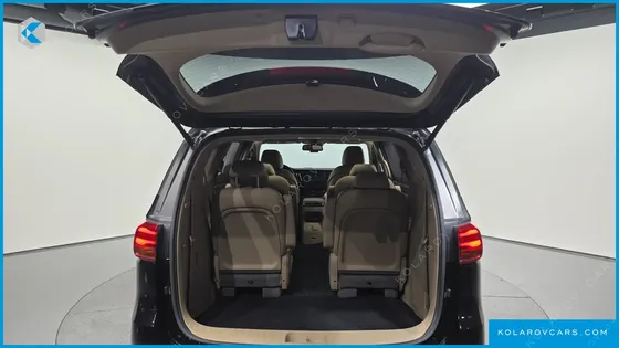 KIA CARNIVAL 9-SEATER NOBLESSE SPECIAL