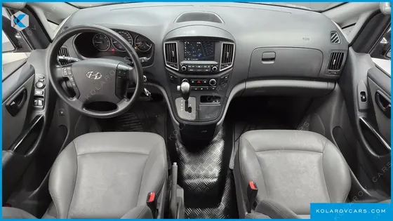 HYUNDAI STAREX 5-SEATER VAN