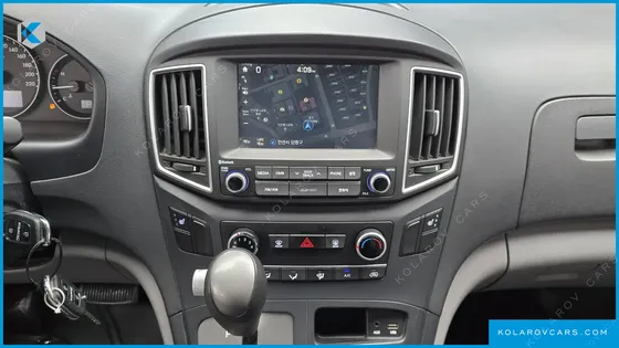 HYUNDAI STAREX 5-SEATER VAN
