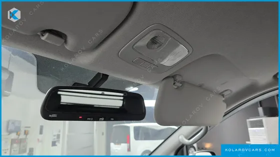 HYUNDAI STAREX 5-SEATER VAN