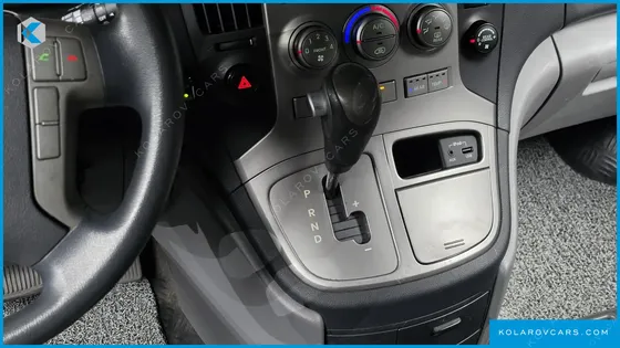HYUNDAI STAREX 12-SEATER WAGON