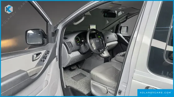 HYUNDAI STAREX 12-SEATER WAGON