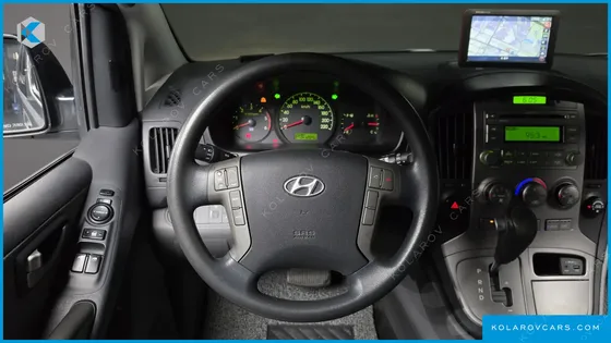 HYUNDAI STAREX 12-SEATER WAGON