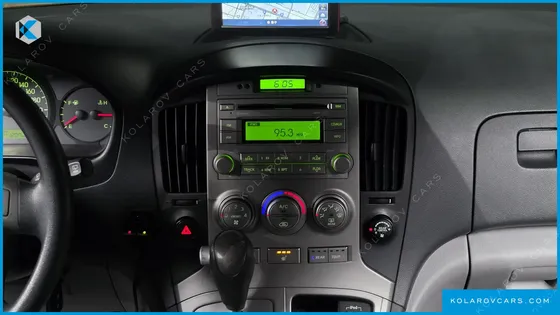 HYUNDAI STAREX 12-SEATER WAGON