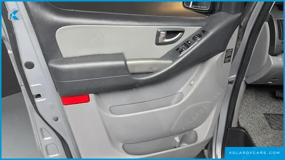 HYUNDAI STAREX 12-SEATER WAGON