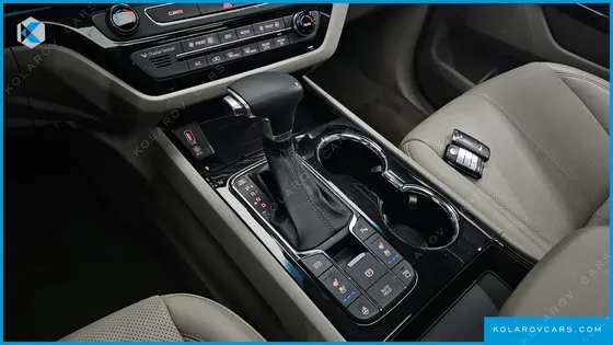 KIA CARNIVAL 9-SEATER NOBLESSE SPECIAL