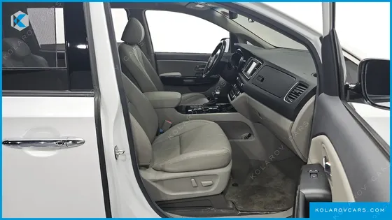 KIA CARNIVAL 9-SEATER NOBLESSE SPECIAL