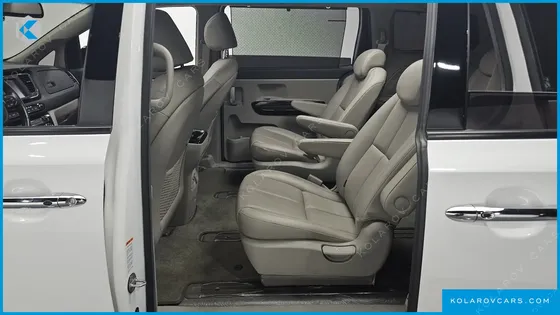 KIA CARNIVAL 9-SEATER NOBLESSE SPECIAL