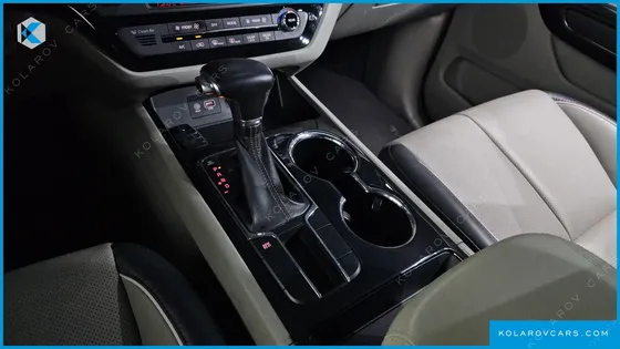 KIA CARNIVAL 8-SEATER EXPORT