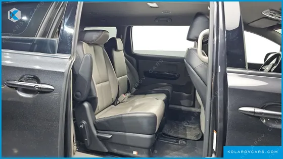 KIA CARNIVAL 8-SEATER EXPORT