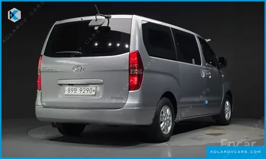 HYUNDAI STAREX 5-SEATER VAN