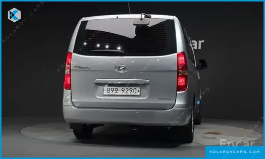 HYUNDAI STAREX 5-SEATER VAN