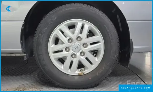HYUNDAI STAREX 5-SEATER VAN