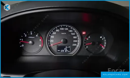 HYUNDAI STAREX 5-SEATER VAN
