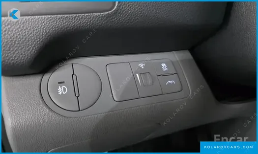 HYUNDAI STAREX 5-SEATER VAN