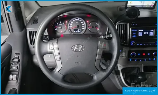 HYUNDAI STAREX 5-SEATER VAN