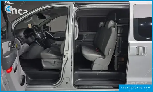 HYUNDAI STAREX 5-SEATER VAN