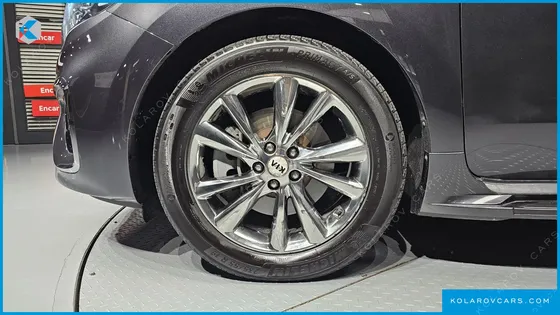 KIA CARNIVAL 9-SEATER NOBLESSE SPECIAL