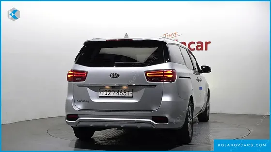 KIA CARNIVAL 9-SEATER LUXURY