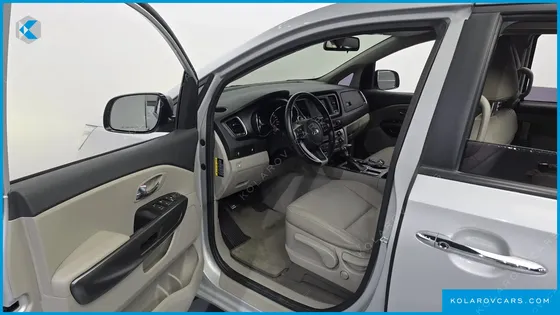 KIA CARNIVAL 9-SEATER LUXURY
