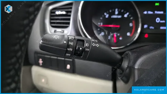 KIA CARNIVAL 9-SEATER LUXURY