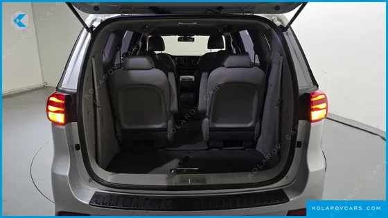 KIA CARNIVAL 9-SEATER LUXURY