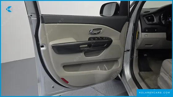 KIA CARNIVAL 9-SEATER LUXURY