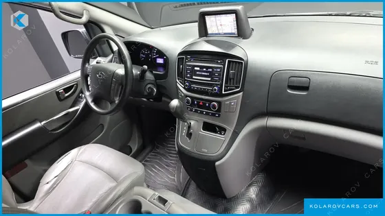 HYUNDAI STAREX 3-SEATER VAN