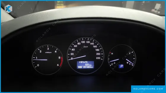 HYUNDAI STAREX 3-SEATER VAN