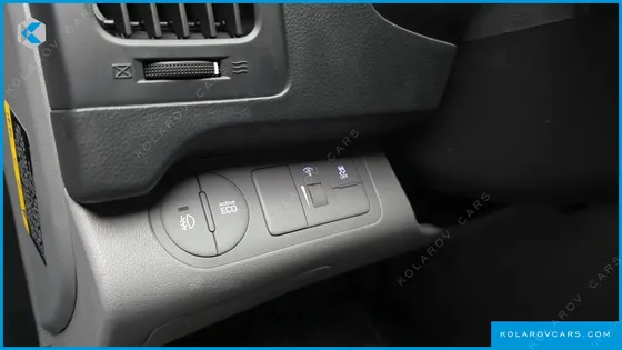 HYUNDAI STAREX 3-SEATER VAN