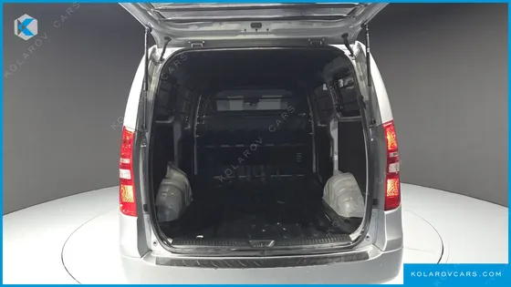 HYUNDAI STAREX 3-SEATER VAN