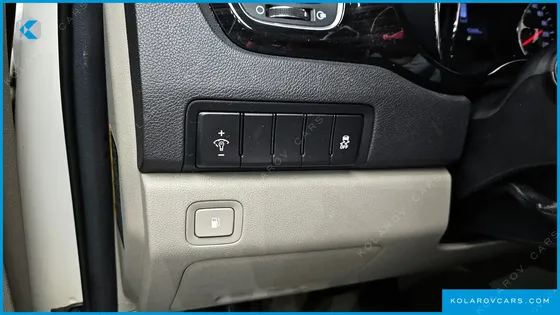 KIA CARNIVAL 9-SEATER PRSTIGE