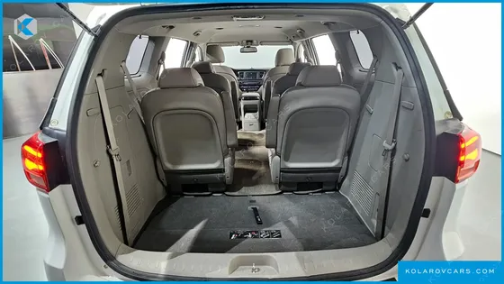 KIA CARNIVAL 9-SEATER PRSTIGE